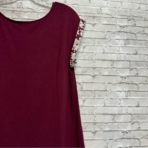 By & By Women's Size Large Burgundy White Floral Blouse Top Short Sleeve - Picture 7 of 12